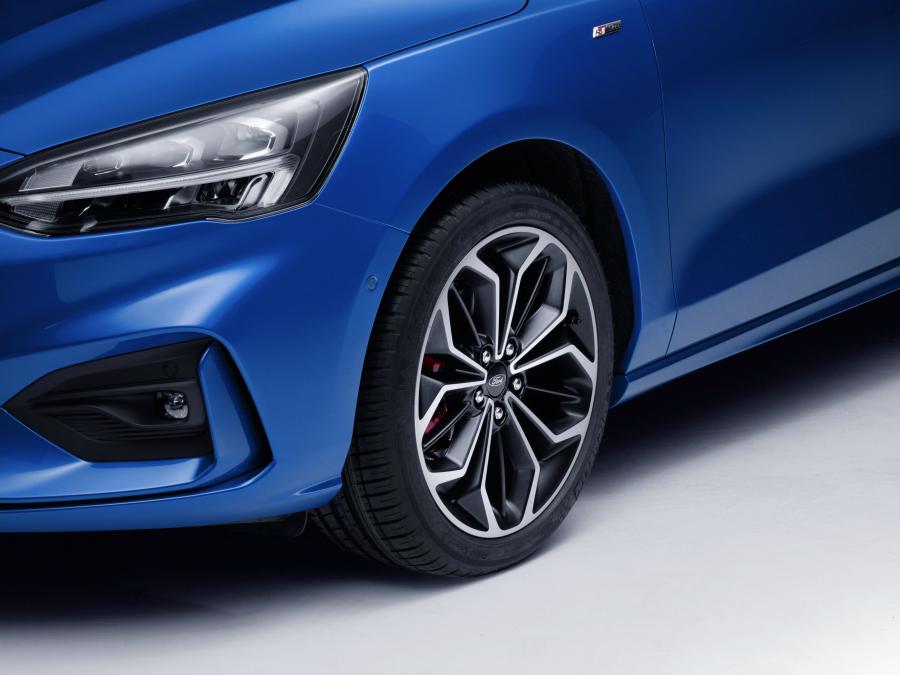 Детали экстерьера Ford Focus ST-Line 2018 года  (WW) (фото 35 из 42)